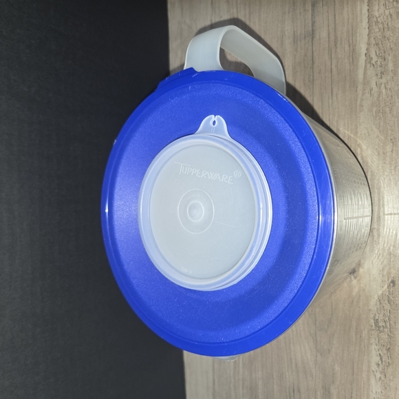 Tupperware mix n' stor pitcher 8 cups 2000ml 64 fl oz measuring cup 1629E, 1628D - Picture 3 of 9